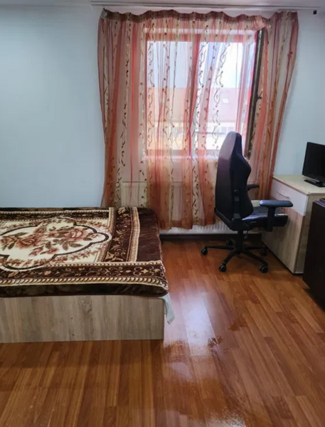 Giulesti, parc Marin Preda, str. Cosmesti, sector 1, centrala, in vila