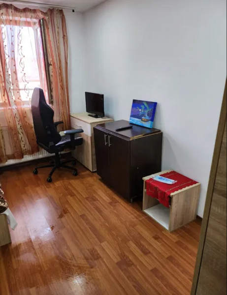 Giulesti, parc Marin Preda, str. Cosmesti, sector 1, centrala, in vila